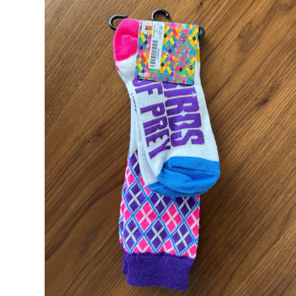DC Comics Birds of Prey Harley Quinn Knee High Socks White Pink Argyle Size 4-10 - Picture 2 of 2